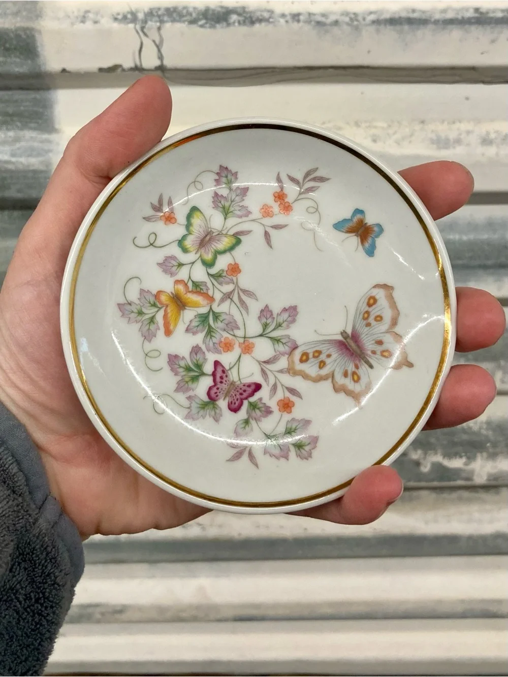 2 Vintage Avon Porcelain Mini Plates 22k Gold Trim 1979 Floral Butterflies 4.25" - Picture 12 of 13